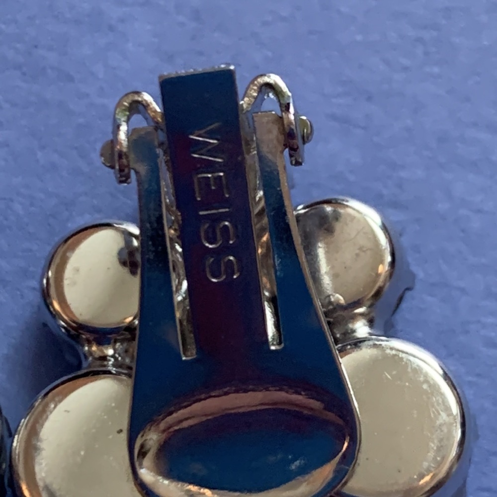 Vintage Weiss Clip On Earrings - Picture 4 of 4